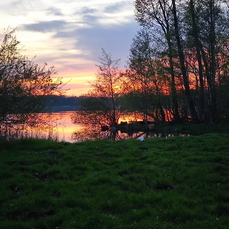 شقة See-haus, Arboretum & Sauna Am Plessower-see *