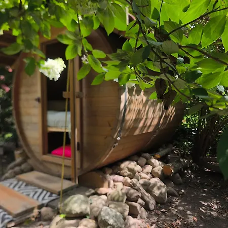 See-haus, Arboretum & Sauna Am Plessower-see Apartment