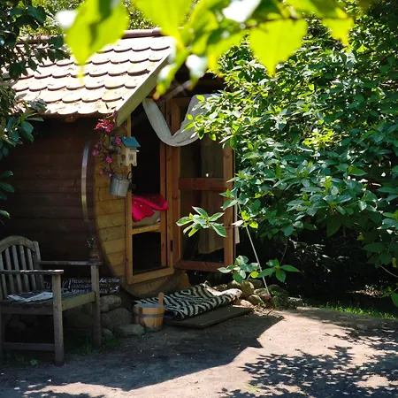 See-haus, Arboretum & Sauna Am Plessower-see