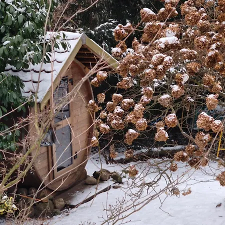 Apartment See-haus, Arboretum & Sauna Am Plessower-see